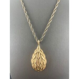 Vintage Crown Trifari Gold Tone Pendant Necklace Leaf Drop Statement 24"